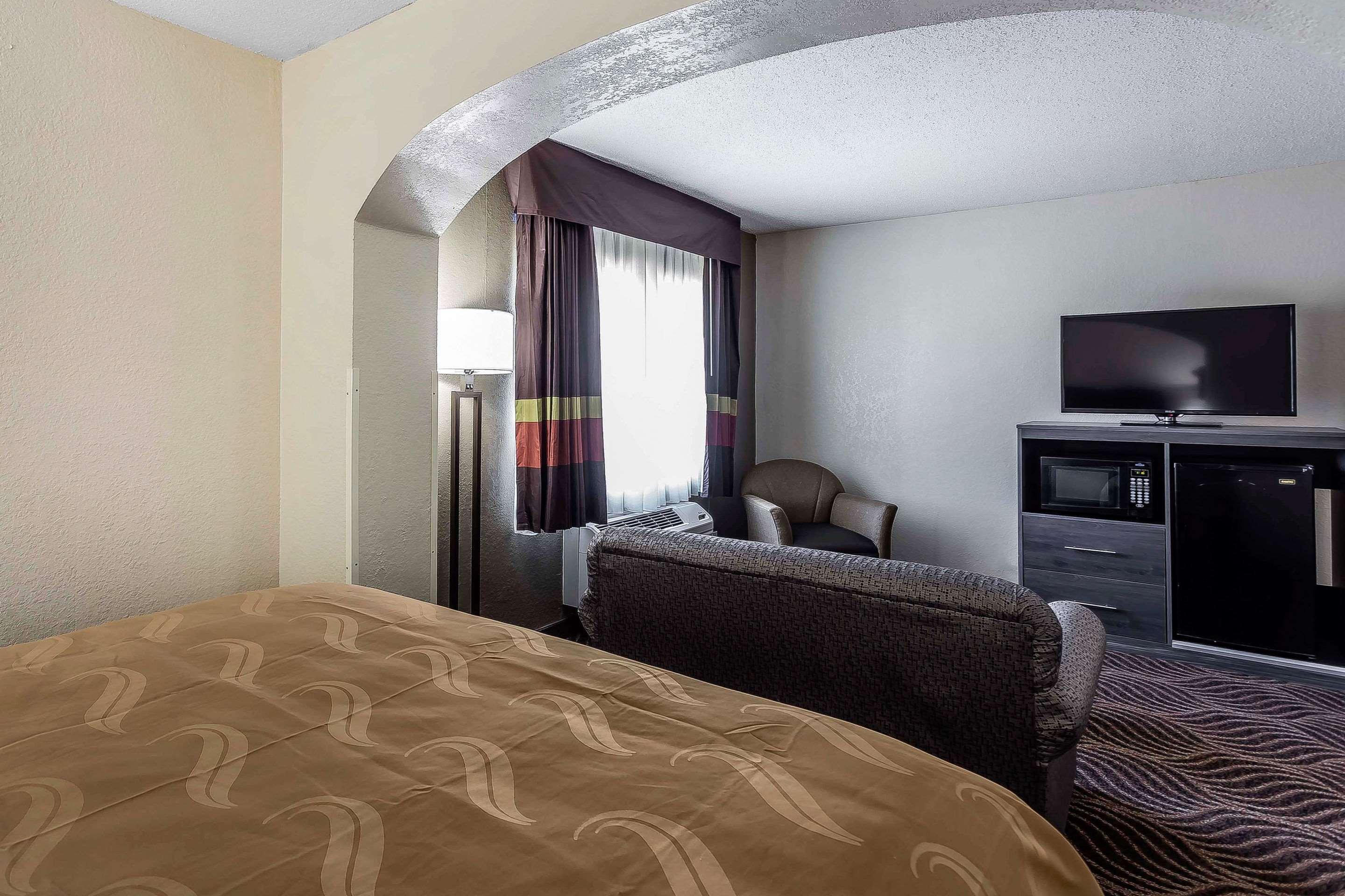 Quality Inn & Suites Salisbury Esterno foto