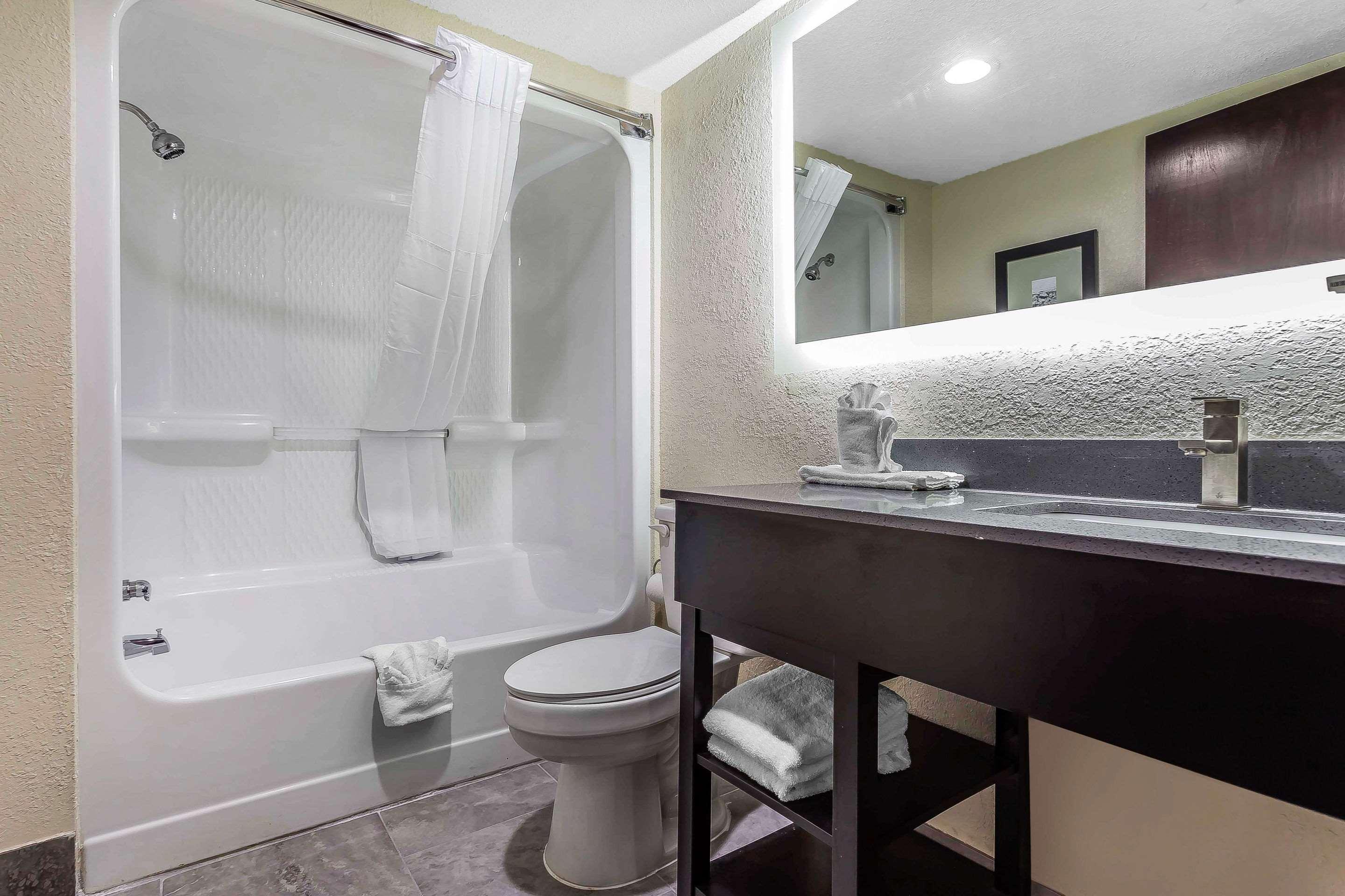 Quality Inn & Suites Salisbury Esterno foto