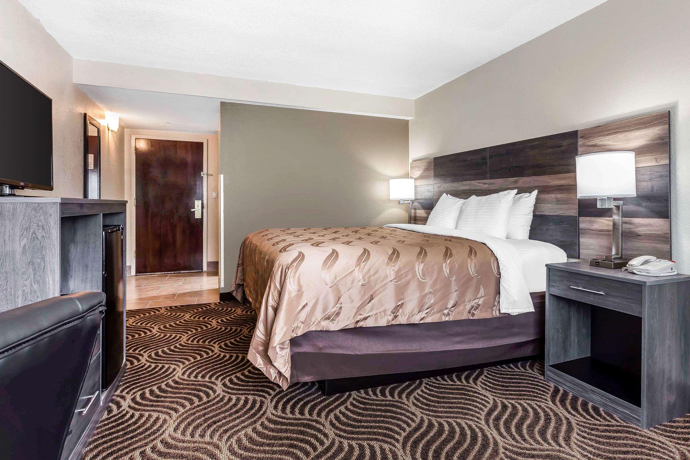 Quality Inn & Suites Salisbury Esterno foto