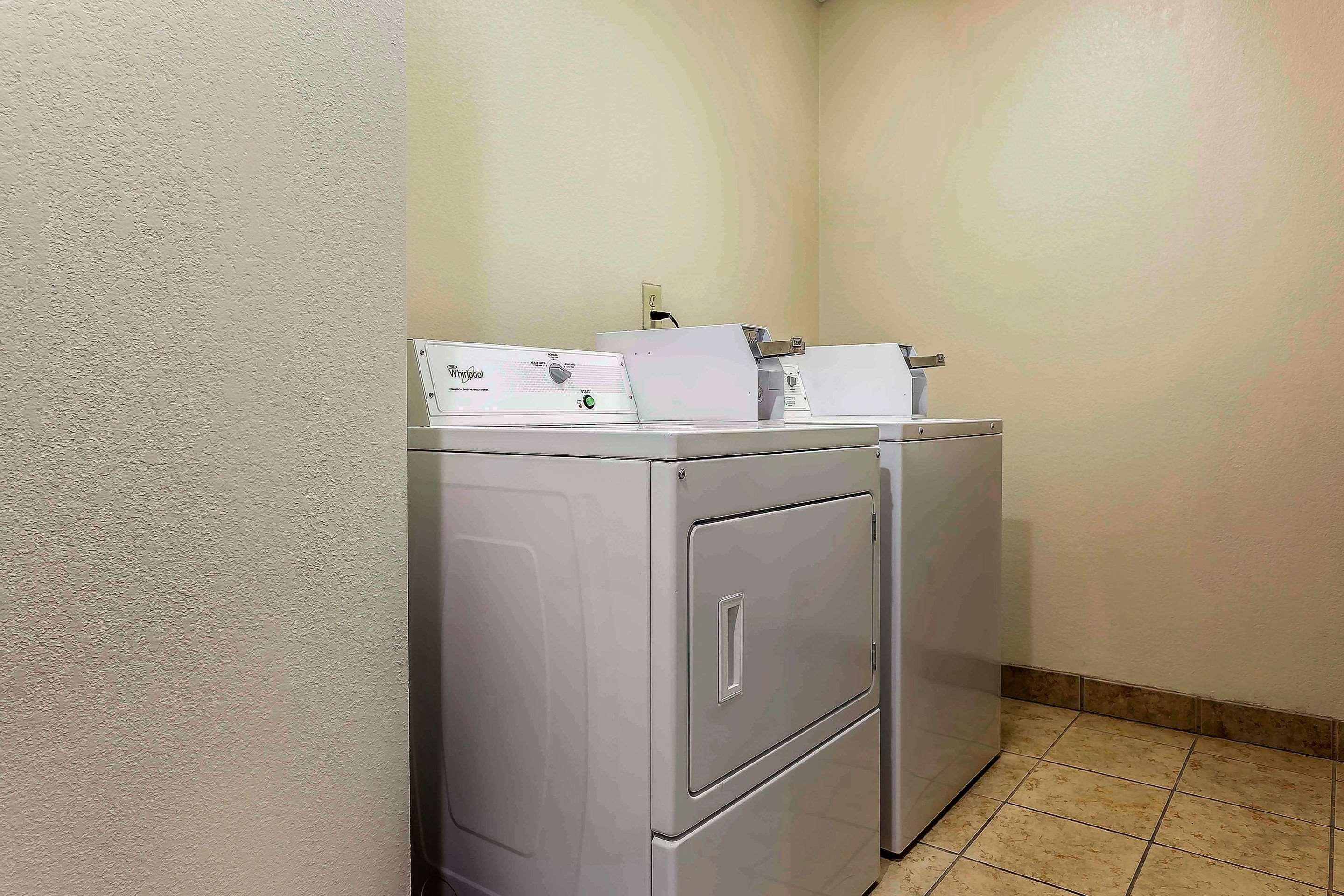 Quality Inn & Suites Salisbury Esterno foto