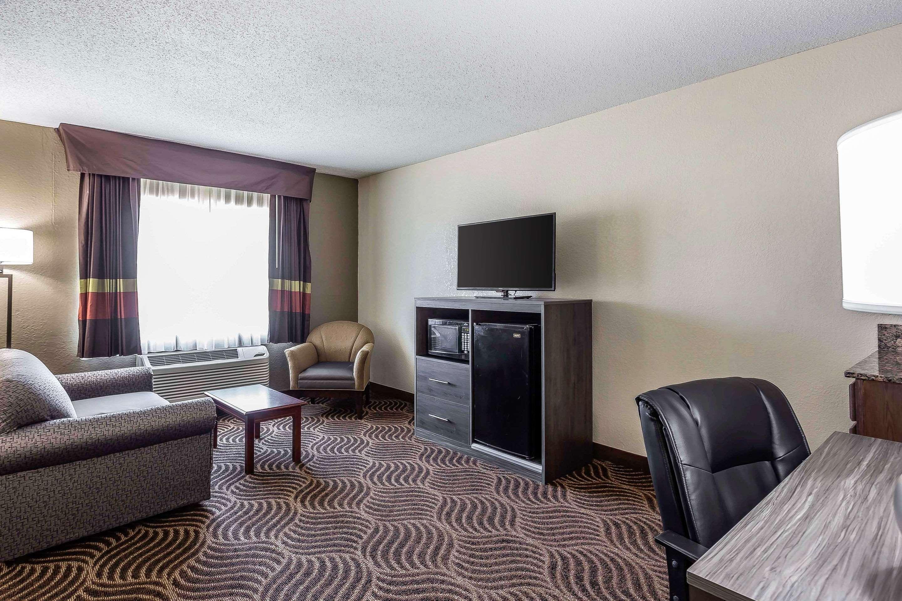 Quality Inn & Suites Salisbury Esterno foto
