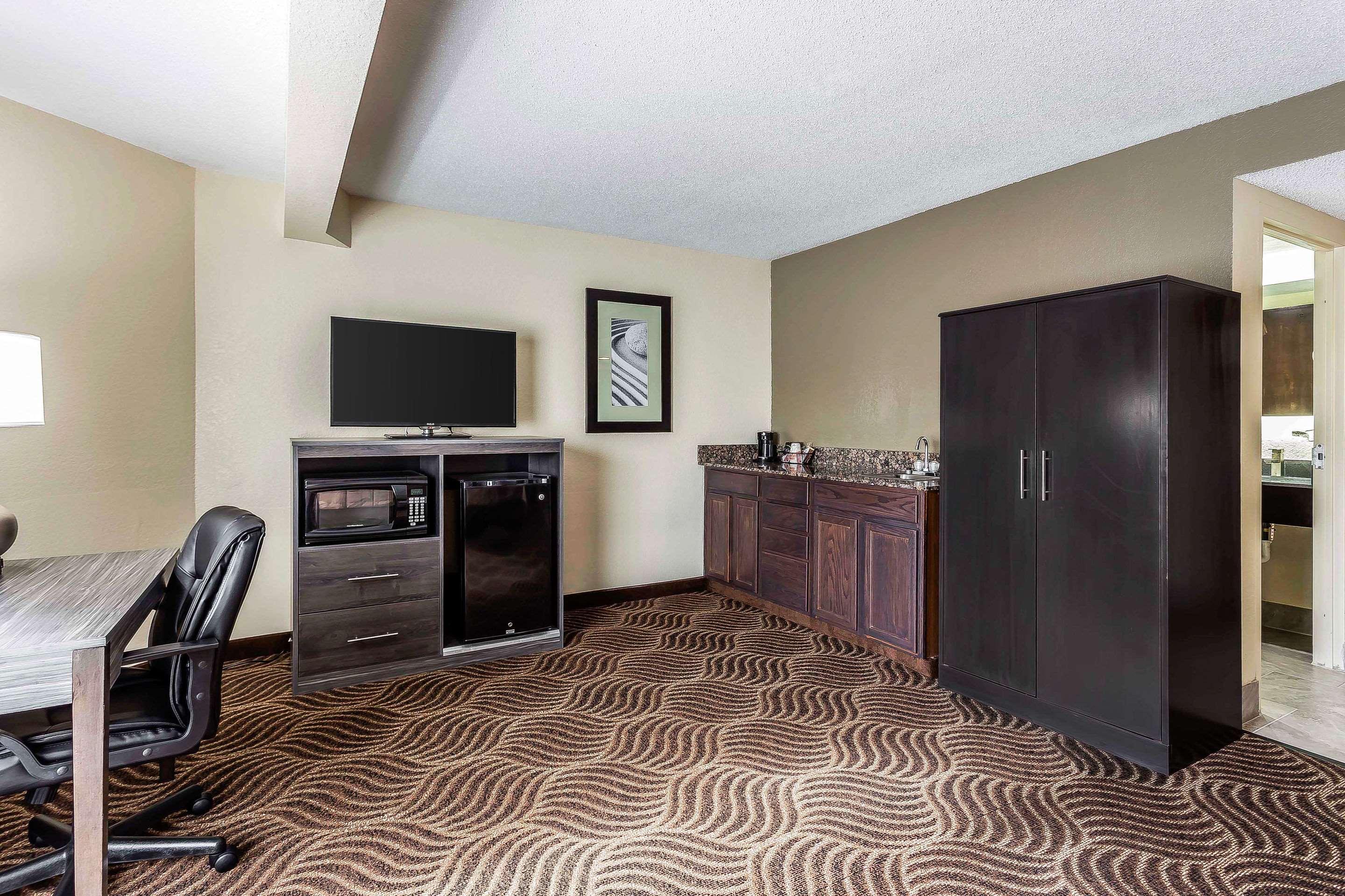 Quality Inn & Suites Salisbury Esterno foto
